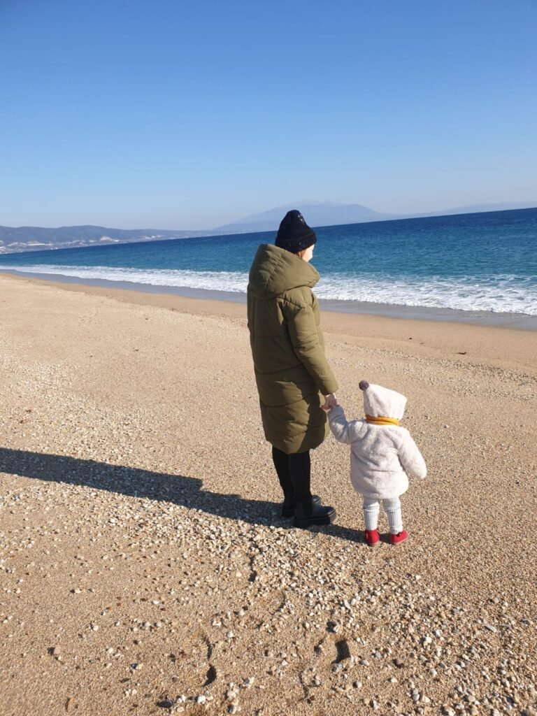 Annelies aan het strand